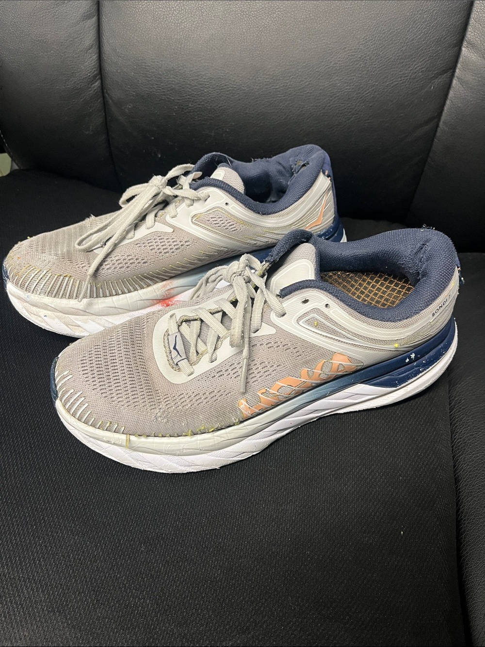 Hokas One Bondi 7 Women's Light Gray Running Shoes with Navy and Orange Accents